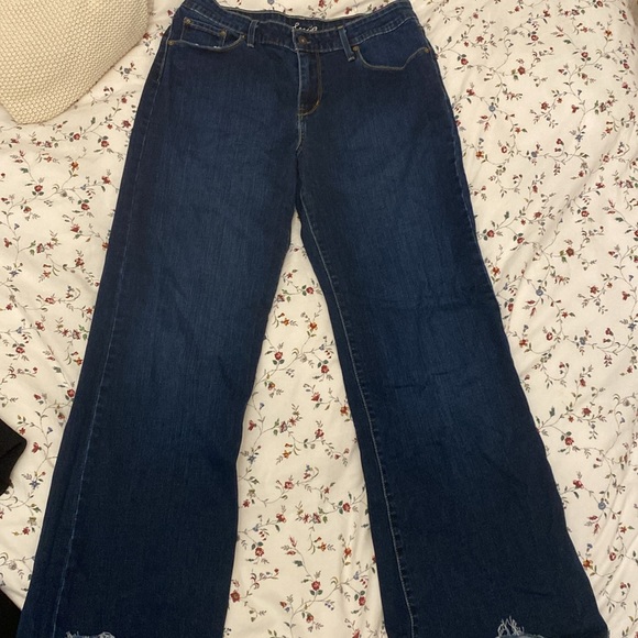 Levi’s high rise demi curve jeans - Picture 2 of 4